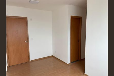 Sala de apartamento para alugar com 2 quartos, 43m² em Chácara São Pedro, Aparecida de Goiânia