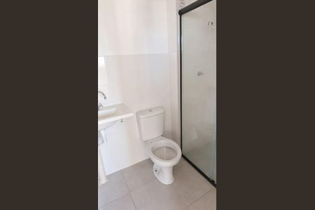 Banheiro de apartamento para alugar com 2 quartos, 43m² em Chácara São Pedro, Aparecida de Goiânia