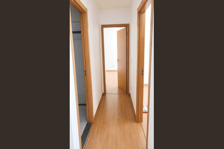 Corredor de apartamento para alugar com 2 quartos, 43m² em Chácara São Pedro, Aparecida de Goiânia