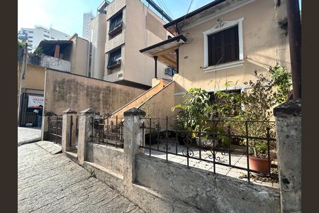 Casa para alugar com 90m², 3 quartos e 1 vaga Casa para alugar com 90m², 3 quartos e 1 vagaFachada
