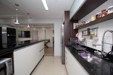 Apartamento à venda com 112m², 2 quartos e 2 vagas Apartamento à venda com 112m², 2 quartos e 2 vagasCozinha