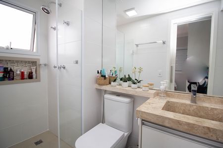 Apartamento à venda com 112m², 2 quartos e 2 vagas Apartamento à venda com 112m², 2 quartos e 2 vagasBanheiro da Suíte