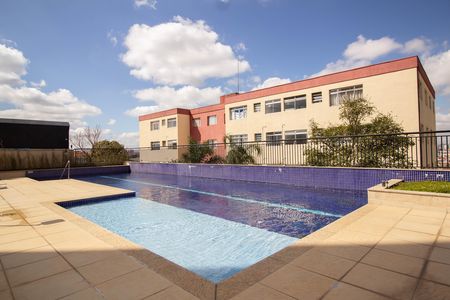 Apartamento à venda com 112m², 2 quartos e 2 vagas Apartamento à venda com 112m², 2 quartos e 2 vagasÁrea comum - Piscina