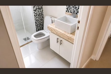 Banheiro de apartamento à venda com 2 quartos, 45m² em Vila Marieta, Campinas