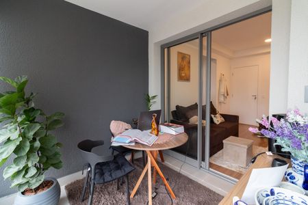 Apartamento à venda com 45m², 1 quarto e 1 vaga Apartamento à venda com 45m², 1 quarto e 1 vagaVaranda