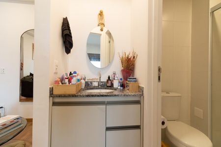 Banheiro de apartamento à venda com 1 quarto, 45m² em Vila Sonia, São Paulo