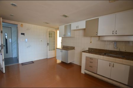 Apartamento à venda com 129m², 3 quartos e 2 vagasCozinha