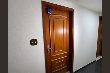 Apartamento para alugar com 92m², 2 quartos e 1 vagaLockBox