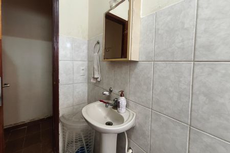 Casa à venda com 303m², 3 quartos e 2 vagas Casa à venda com 303m², 3 quartos e 2 vagasBanheiro