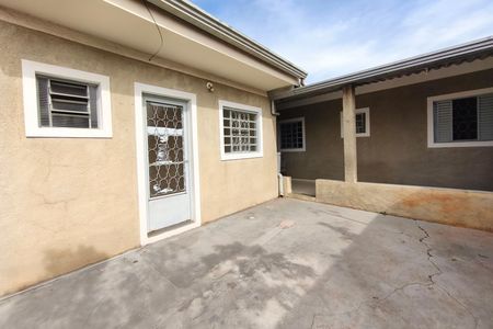 Casa à venda com 303m², 3 quartos e 2 vagas Casa à venda com 303m², 3 quartos e 2 vagasQuintal