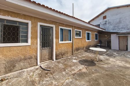 Casa à venda com 303m², 3 quartos e 2 vagas Casa à venda com 303m², 3 quartos e 2 vagasQuintal