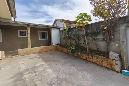 Casa à venda com 303m², 3 quartos e 2 vagas Casa à venda com 303m², 3 quartos e 2 vagasQuintal