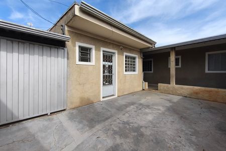 Casa à venda com 303m², 3 quartos e 2 vagas Casa à venda com 303m², 3 quartos e 2 vagasQuintal