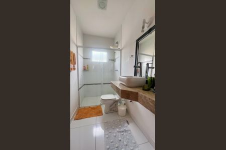 Casa de condomínio à venda com 234m², 3 quartos e 4 vagas Casa de condomínio à venda com 234m², 3 quartos e 4 vagasBanheiro