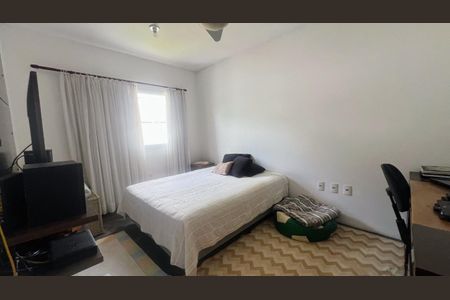 Casa de condomínio à venda com 234m², 3 quartos e 4 vagas Casa de condomínio à venda com 234m², 3 quartos e 4 vagasQuarto