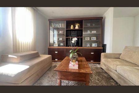 Casa de condomínio à venda com 234m², 3 quartos e 4 vagas Casa de condomínio à venda com 234m², 3 quartos e 4 vagasSala