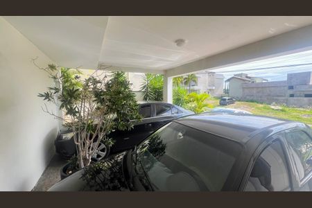 Casa de condomínio à venda com 234m², 3 quartos e 4 vagas Casa de condomínio à venda com 234m², 3 quartos e 4 vagasÁrea externa