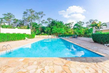 Casa de condomínio à venda com 234m², 3 quartos e 4 vagas Casa de condomínio à venda com 234m², 3 quartos e 4 vagasÁrea externa