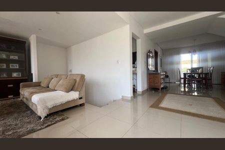 Casa de condomínio à venda com 234m², 3 quartos e 4 vagas Casa de condomínio à venda com 234m², 3 quartos e 4 vagasSala