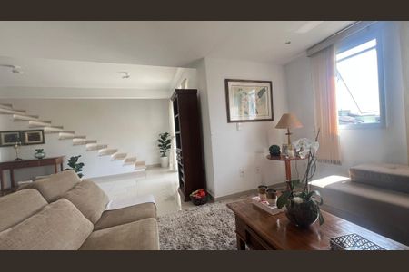 Casa de condomínio à venda com 234m², 3 quartos e 4 vagas Casa de condomínio à venda com 234m², 3 quartos e 4 vagasSala