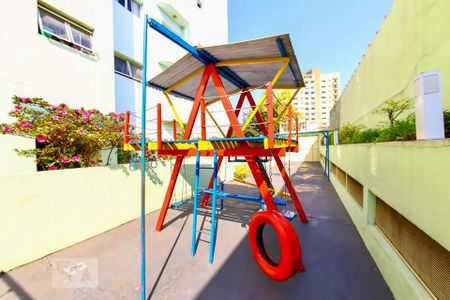 Apartamento à venda com 74m², 2 quartos e 2 vagasÁrea Comum - Playground 