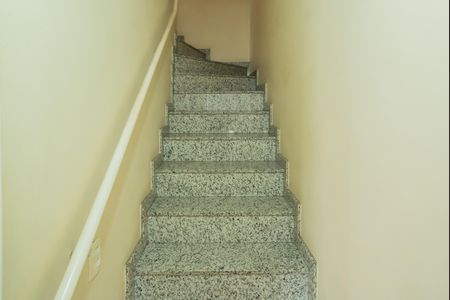 Casa à venda com 150m², 3 quartos e 2 vagas Casa à venda com 150m², 3 quartos e 2 vagasSala