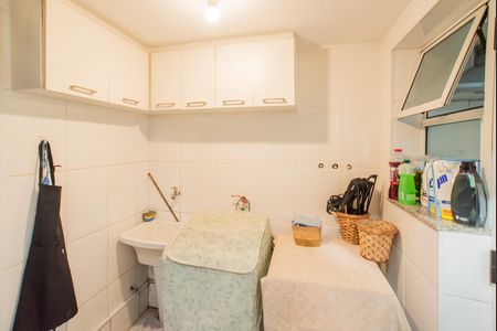 Casa à venda com 150m², 3 quartos e 2 vagas Casa à venda com 150m², 3 quartos e 2 vagasÁrea de Serviço