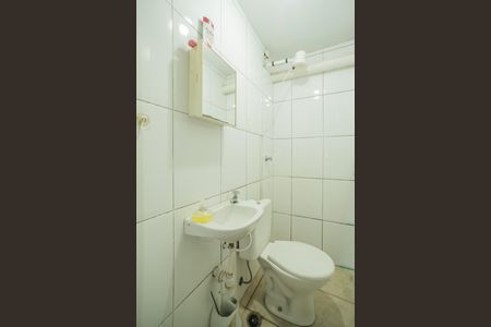 Casa à venda com 150m², 3 quartos e 2 vagas Casa à venda com 150m², 3 quartos e 2 vagasBanheiro da garagem