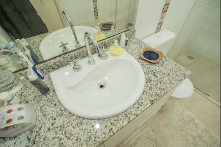 Casa à venda com 150m², 3 quartos e 2 vagas Casa à venda com 150m², 3 quartos e 2 vagasBanheiro da Suíte