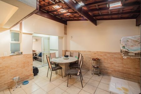 Casa à venda com 150m², 3 quartos e 2 vagas Casa à venda com 150m², 3 quartos e 2 vagasÁrea de Serviço/Espaço gourmet