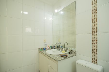 Casa à venda com 150m², 3 quartos e 2 vagas Casa à venda com 150m², 3 quartos e 2 vagasBanheiro da Suíte