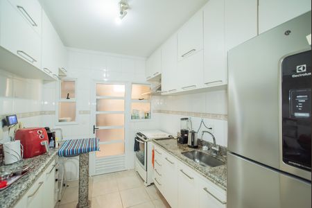 Casa à venda com 150m², 3 quartos e 2 vagas Casa à venda com 150m², 3 quartos e 2 vagasCozinha