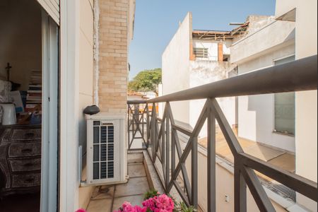 Casa à venda com 150m², 3 quartos e 2 vagas Casa à venda com 150m², 3 quartos e 2 vagasVaranda da Suíte