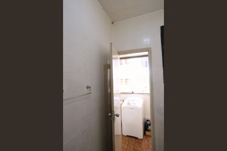 Apartamento para alugar com 109m², 2 quartos e 1 vaga Apartamento para alugar com 109m², 2 quartos e 1 vagaBanheiro de serviço