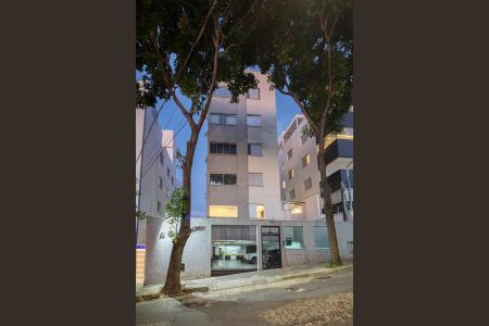 Apartamento à venda com 120m², 3 quartos e 2 vagasFachada