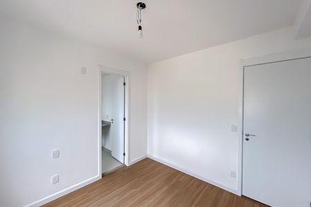 Apartamento à venda com 126m², 3 quartos e 2 vagas Apartamento à venda com 126m², 3 quartos e 2 vagasQuarto 2 - Suíte