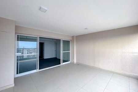 Apartamento à venda com 126m², 3 quartos e 2 vagas Apartamento à venda com 126m², 3 quartos e 2 vagasVaranda