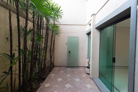 Casa de condomínio à venda com 121m², 3 quartos e 2 vagas Casa de condomínio à venda com 121m², 3 quartos e 2 vagasQuintal