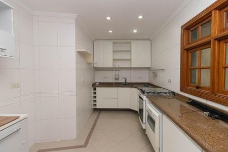 Casa de condomínio à venda com 121m², 3 quartos e 2 vagas Casa de condomínio à venda com 121m², 3 quartos e 2 vagasCozinha