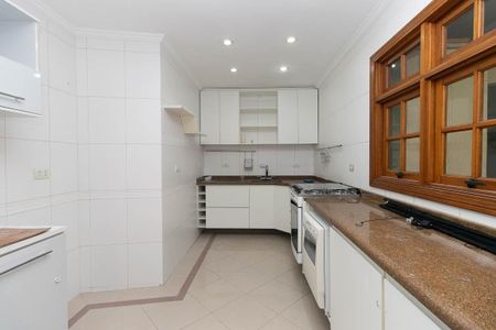 Casa de condomínio à venda com 121m², 3 quartos e 2 vagas Casa de condomínio à venda com 121m², 3 quartos e 2 vagasCozinha