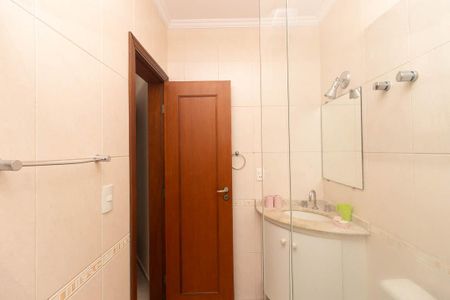 Casa de condomínio à venda com 121m², 3 quartos e 2 vagas Casa de condomínio à venda com 121m², 3 quartos e 2 vagasBanheiro da Suíte