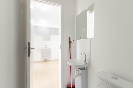 Apartamento para alugar com 29m², 2 quartos e sem vaga Apartamento para alugar com 29m², 2 quartos e sem vagaBanheiro