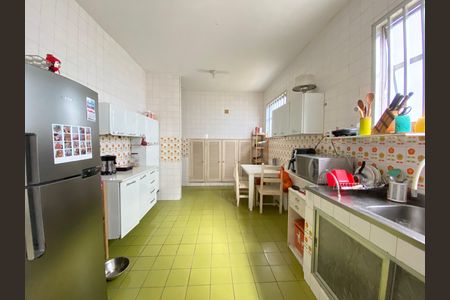 Casa para alugar com 369m², 5 quartos e 2 vagas
