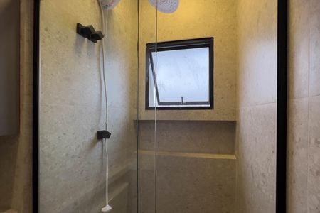 Banheiro de kitnet/studio para alugar com 1 quarto, 32m² em Vila Monumento, São Paulo