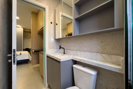 Banheiro de kitnet/studio para alugar com 1 quarto, 32m² em Vila Monumento, São Paulo