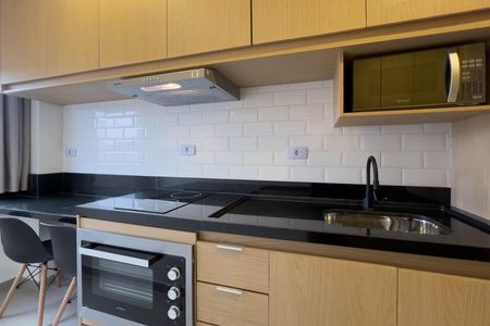 Cozinha e área de serviço de kitnet/studio para alugar com 1 quarto, 32m² em Vila Monumento, São Paulo