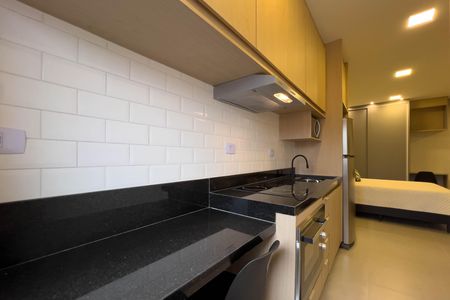 Cozinha e área de serviço de kitnet/studio para alugar com 1 quarto, 32m² em Vila Monumento, São Paulo