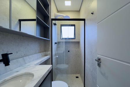 Banheiro de kitnet/studio para alugar com 1 quarto, 32m² em Vila Monumento, São Paulo