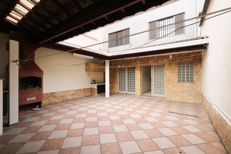 Casa para alugar com 170m², 3 quartos e 4 vagas Casa para alugar com 170m², 3 quartos e 4 vagasChurrasqueQuintalira