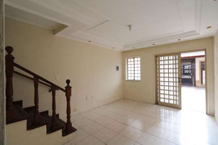 Sala de casa para alugar com 3 quartos, 170m² em Olímpico, São Caetano do Sul